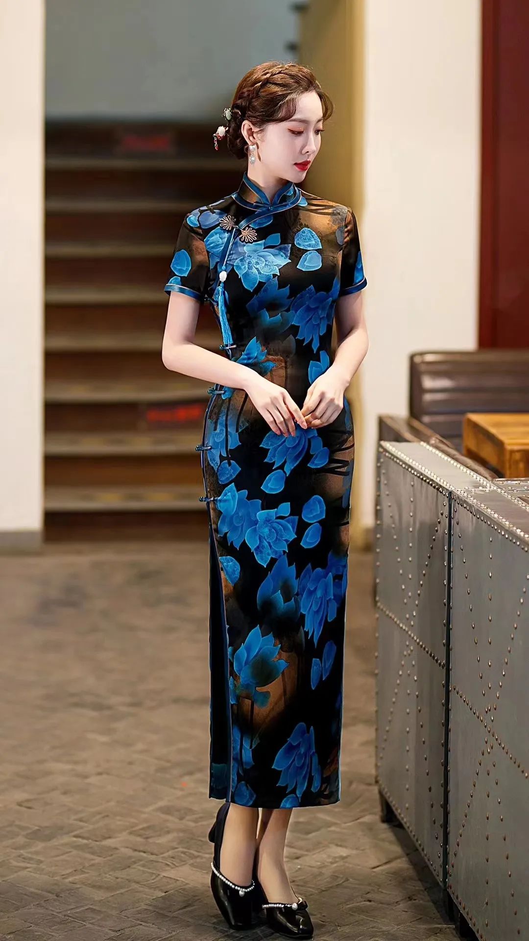 旗袍美女穿图片头像_穿旗袍的美女图片_穿旗袍女生