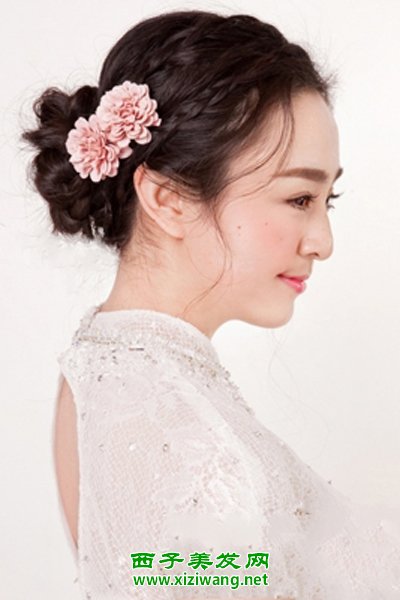 礼服晚发型简单好看吗_晚礼服头发造型教程_晚礼服发型 简单