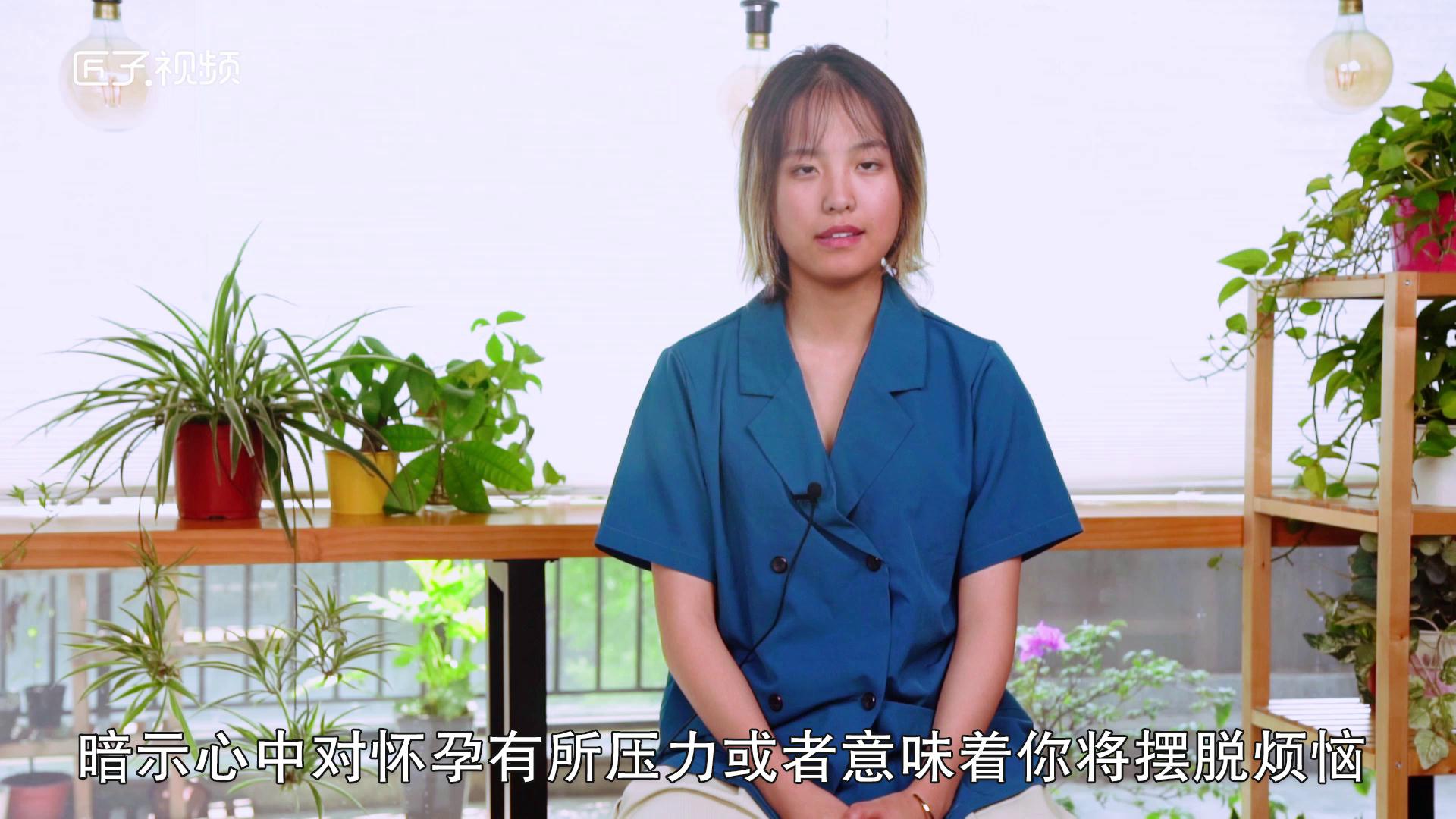 梦见抱光屁股女人_梦见抱着女人跑解梦_梦见女人抱着女婴儿怎么回事