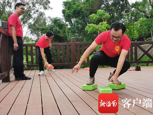 锤子爬山男 